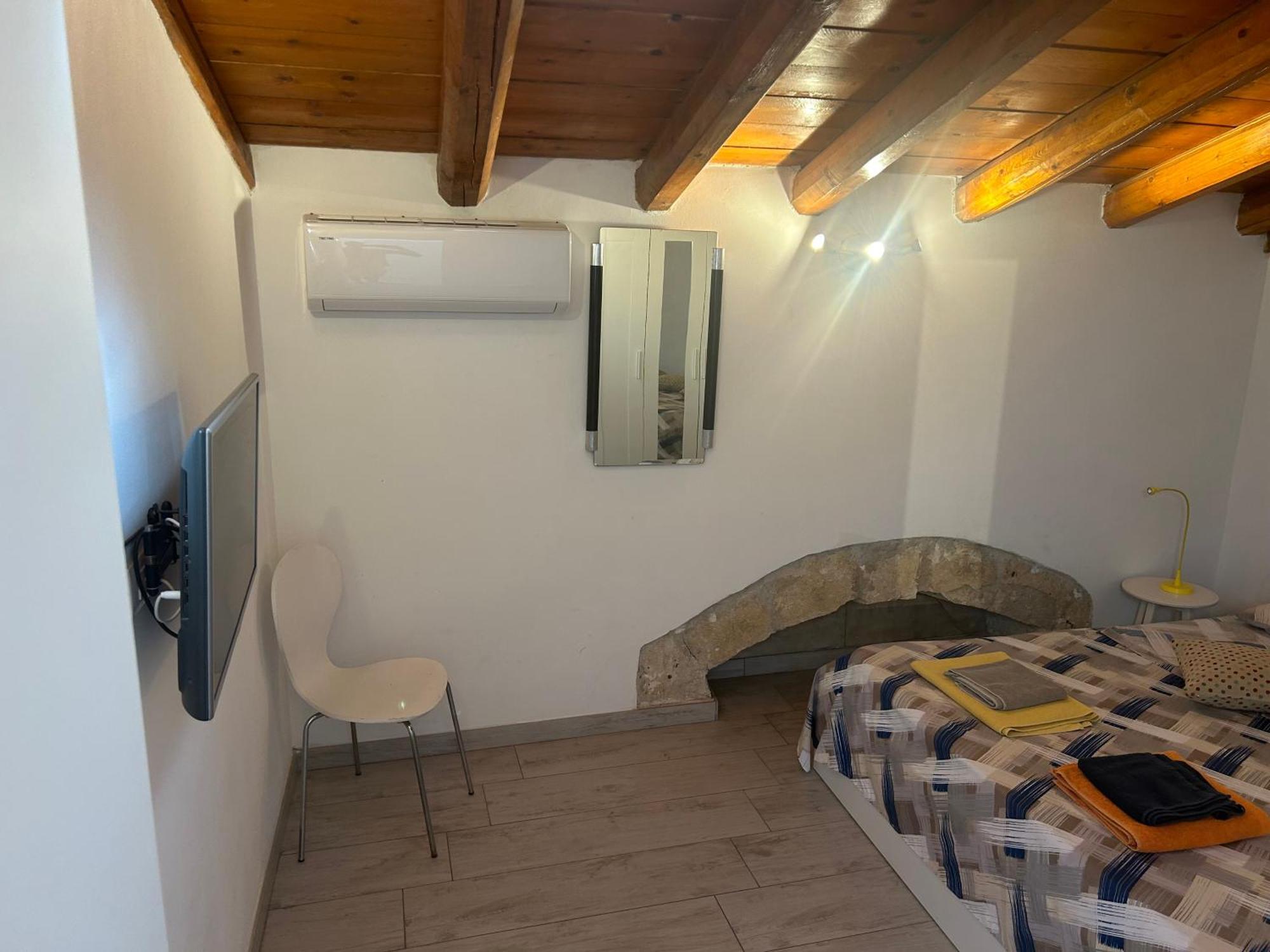 Deni'S Apartments Сиракузы Экстерьер фото