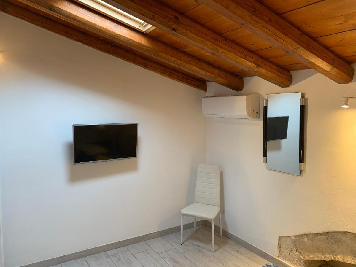 Deni'S Apartments Сиракузы Экстерьер фото